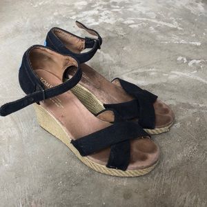 Toms size 8 black espadrille wedges